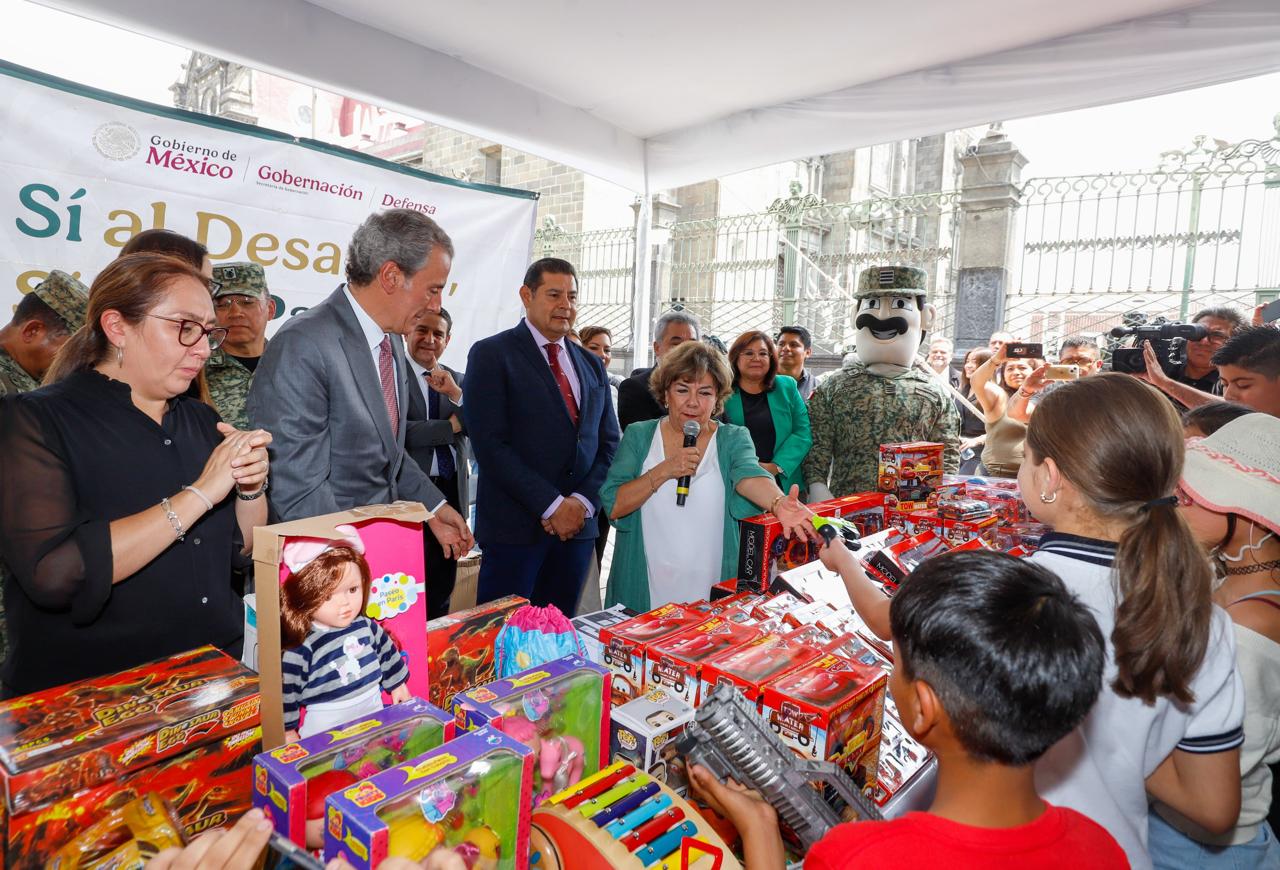 Con desarme voluntario, Gobierno federal y estatal impulsan construcción de la paz