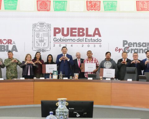 Gobierno de Puebla y Consulado de México en NY, se coordinan para Desfile de 16 de Septiembre