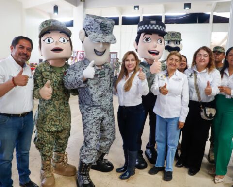 SEDIF lleva esperanza y respaldo a familias damnificadas de Huauchinango