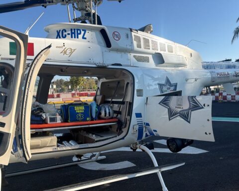 CON TRASLADO AÉREO, GOBIERNO DE PUEBLA GARANTIZA ATENCIÓN ESPECIALIZADA A JOVEN LESIONADO