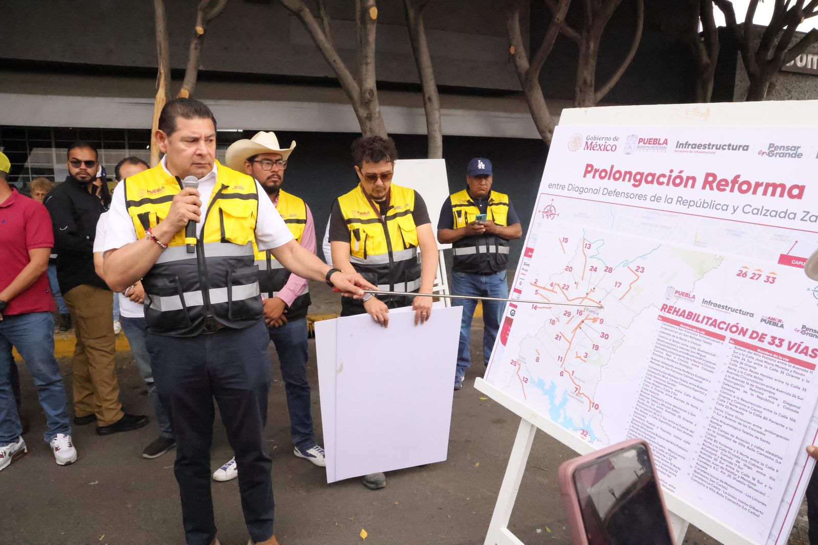 PROLONGACIÓN REFORMA SE TRANSFORMA, PAVIMENTACIÓN FAVORECE MOVILIDAD DE 267 MIL POBLANOS