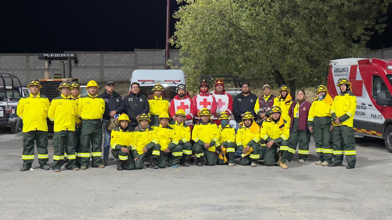 PROTECCIÓN CIVIL RESCATA A DOS PERSONAS LESIONADAS EN ZONA MONTAÑOSA DE QUIMIXTLÁN