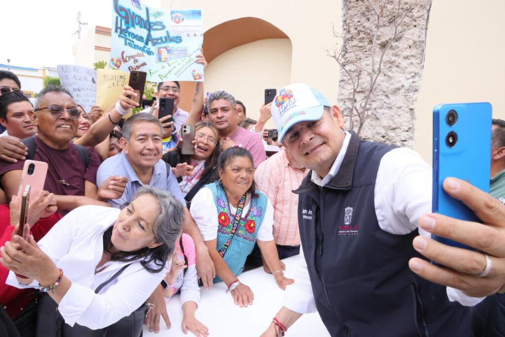 CON CERCANÍA Y DIÁLOGO, GOBERNADOR ARMENTA MIER IMPULSA SOLUCIONES A FAMILIAS DE TEHUACÁN