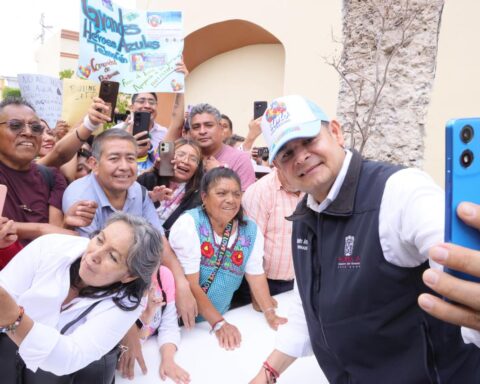 CON CERCANÍA Y DIÁLOGO, GOBERNADOR ARMENTA MIER IMPULSA SOLUCIONES A FAMILIAS DE TEHUACÁN