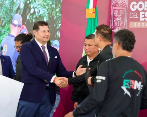 GOBIERNO ESTATAL HONRA VALOR DE ESPELEÓLOGOS Y FORTALECE SISTEMA DE PROTECCIÓN CIVIL