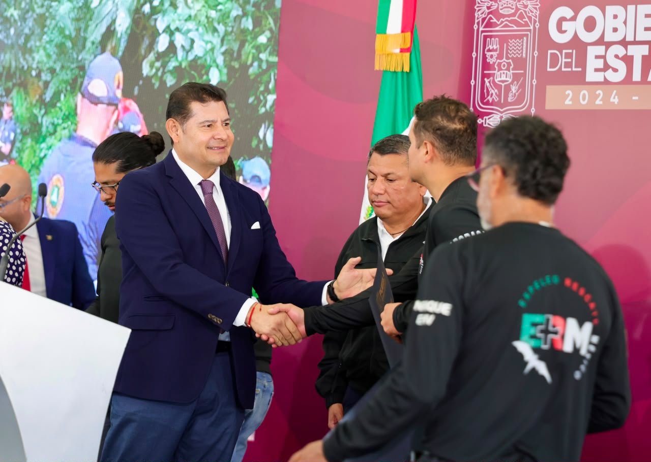GOBIERNO ESTATAL HONRA VALOR DE ESPELEÓLOGOS Y FORTALECE SISTEMA DE PROTECCIÓN CIVIL