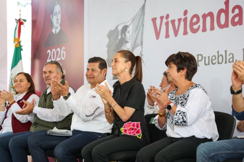 PRESIDENTA SHEINBAUM PONE FIN A ADEUDOS HIPOTECARIOS Y ENTREGA VIVIENDA DIGNA A FAMILIAS POBLANAS