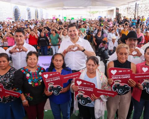 GOBIERNO ESTATAL TRANSFORMA MUNICIPIOS DE LA MIXTECA POBLANA CON OBRA COMUNITARIA