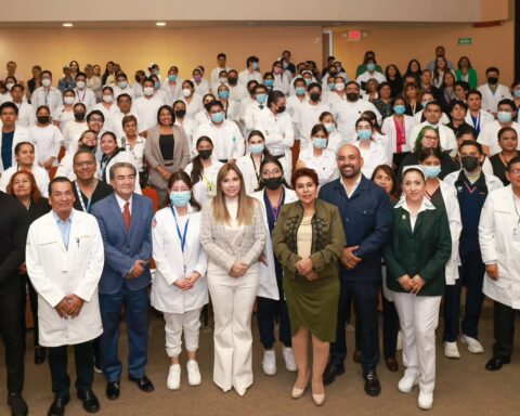 CECI ARELLANO ENCABEZA ENTREGA DE INSUMOS Y EQUIPO BIOMÉDICO AL HOSPITAL GENERAL ZONA NORTE